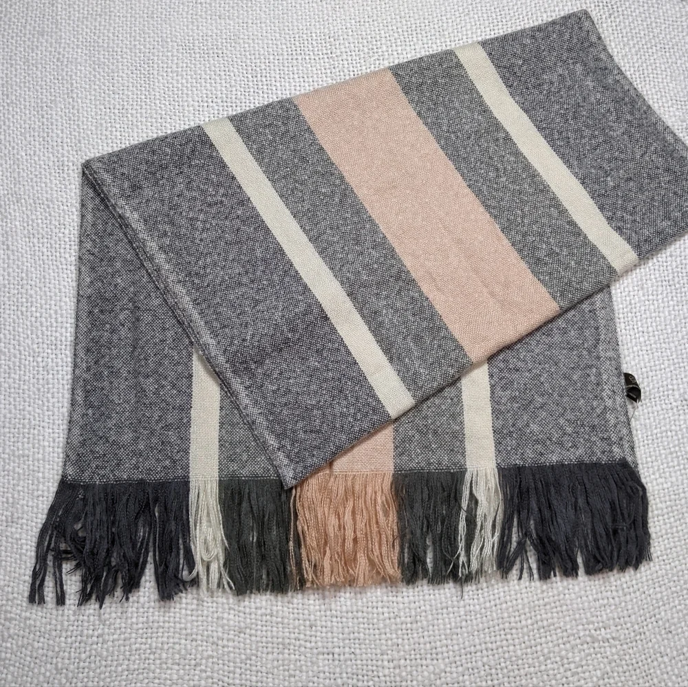 New Eyeful 100% Acrylic Knit Striped Tassel End Scarf/Shawl in Grey Neutral‎